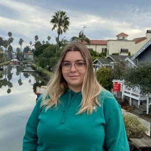 Meet your Posher, Angelika